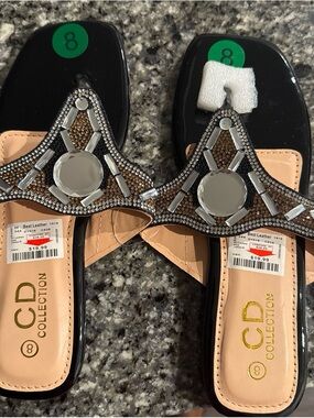 IC COLLECTION Jeweled Black Thong Sandals with Tan Footbed